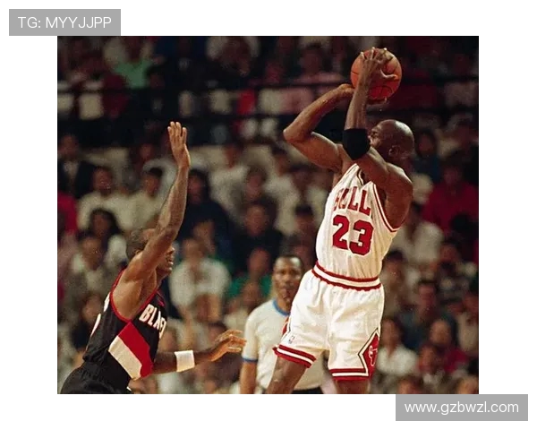 斯科蒂·皮蓬：从芝加哥公牛的助力到篮球历史的传奇风采